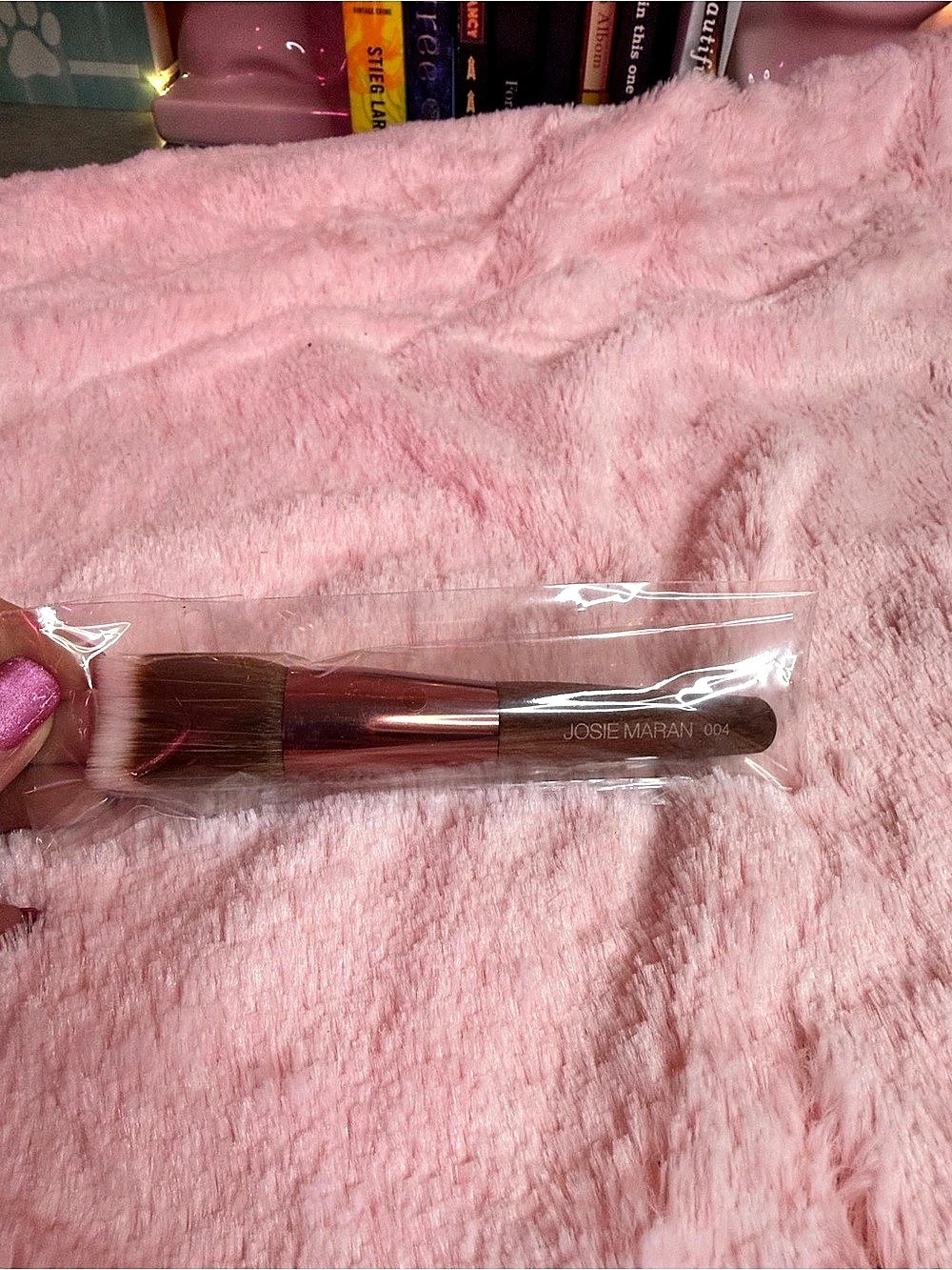 JOSIE MARAN Cosmetics Makeup Brush 004- NWT